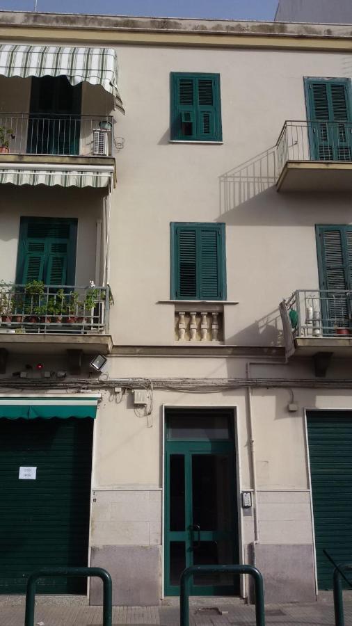 Bari, Puglia. Centrale E Facile Da Raggiungere !! Exterior photo
